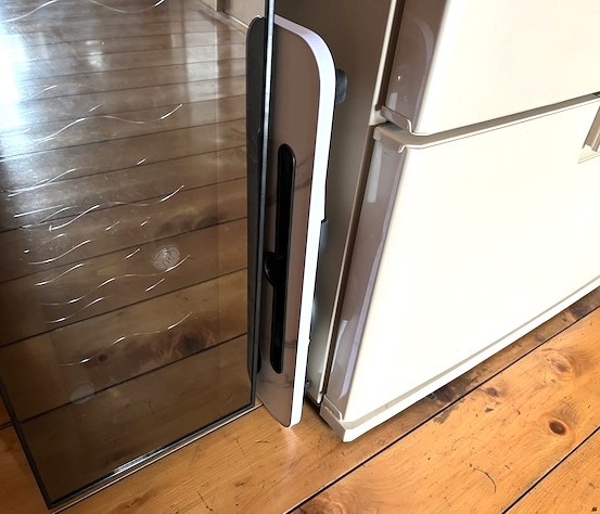 家具の隙間などに収納しやすい
