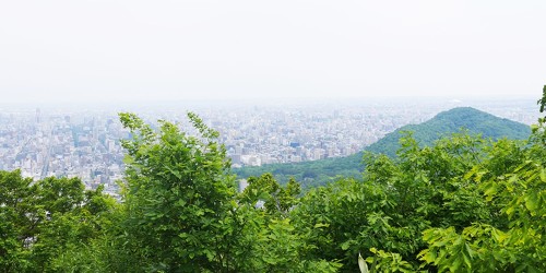 3位:三角山