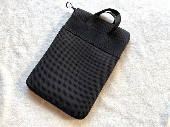 ポリエステル 縦型クッションタブレットケース