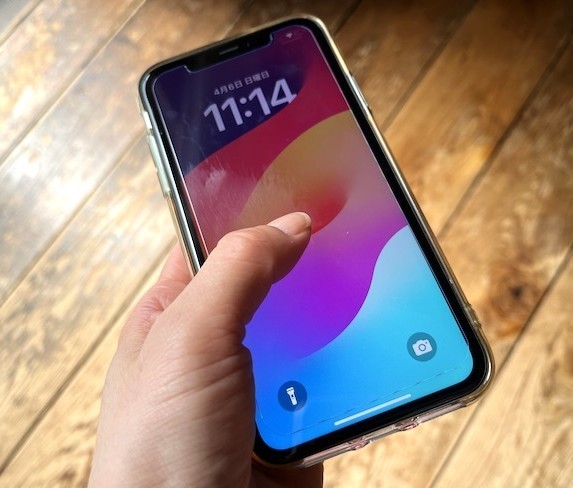 スマホを触ってもべたつかない