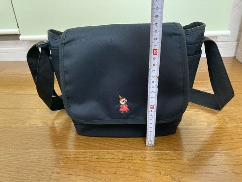 高さは約23cm