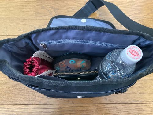 他の荷物を入れても余裕