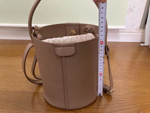 高さは約22cm