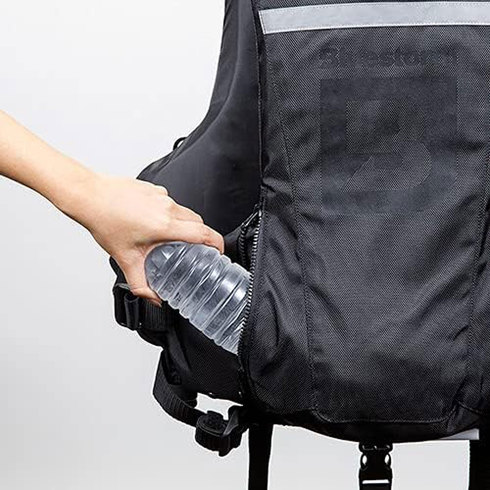 「アウトドアで役立つ「多機能ベスト」おすすめ3選 ノースフェイスのシンプルタイプや、ペットボトルを持ち運べる、大容量ポケット付きのベストなど【2025年6月版】