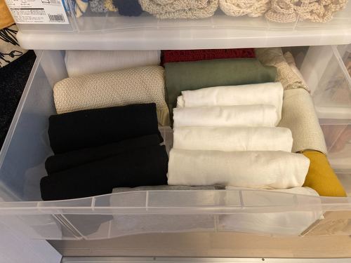 夏物のトップスは15着前後収納可能