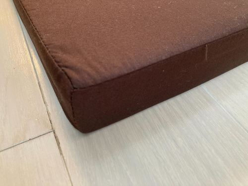 厚さはたったの4cm