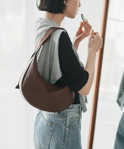 ラシット ソフトレザーラウンドショルダーバッグ