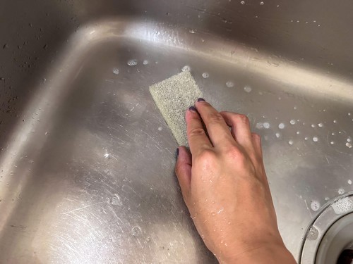 食器を洗った後は、掃除道具として使い倒してポイ