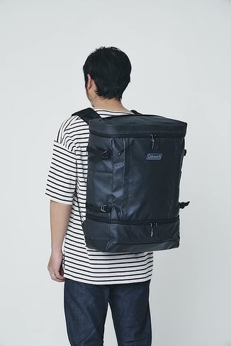 「防水バックパック」おすすめ3選 IPX7の完全防水モデルが5000円前後で買える! コールマンの“黒リュック”も【2025年11月版】