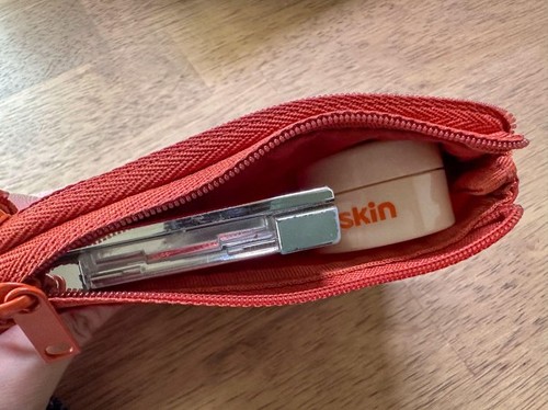 化粧品やスキンケア用品を入れるのもOK