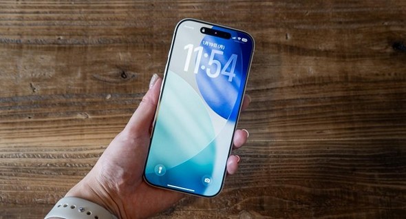 「iPhone 17」の使い心地をレビュー
