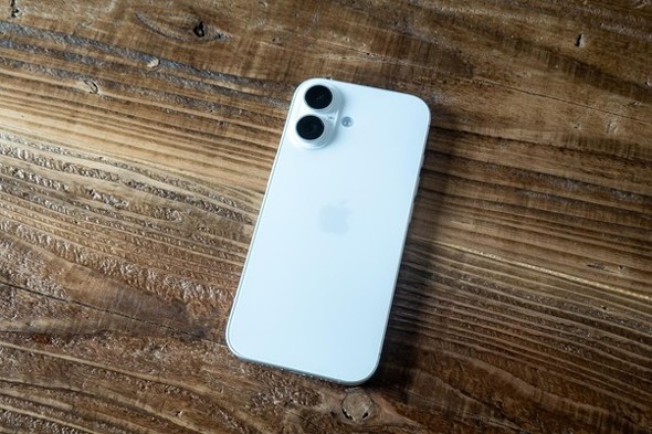 バランスが良いと人気のiPhone 17（写真はホワイト）