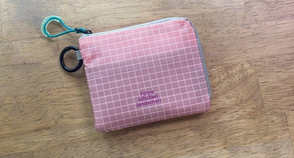 小さいけど使いやすい「ミニ財布」をレビュー