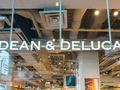 「60代でもおしゃれに使えてます」【DEAN & DELUCA】の「ペアレンツバッグ」が幅広い層に好評！　「ペットとの外出に」「理想的なバッグ！」