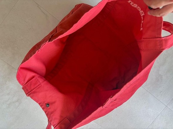 ガバッと大きく開くので荷物を取り出しやすい
