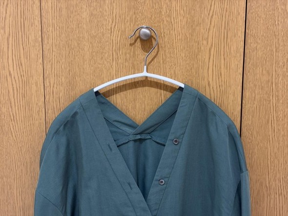 ツルッとすべりがちな洋服もしっかりと掛けられる