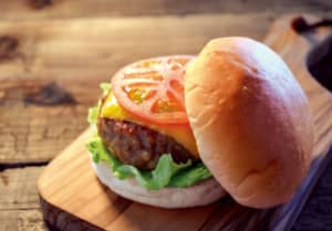 「パティ（お肉）」がおいしいハンバーガーチェーンランキングTOP9！　1位は「バーガーキング」！【2022年最新投票結果】