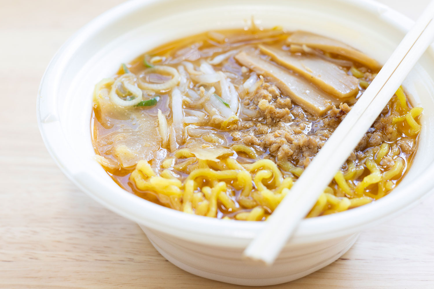 カップ味噌ラーメン」おすすめ6選＆AmazonランキングTOP10！ ラ王やごつ盛りなど【2022年8月】（1/3） | ねとらぼ調査隊