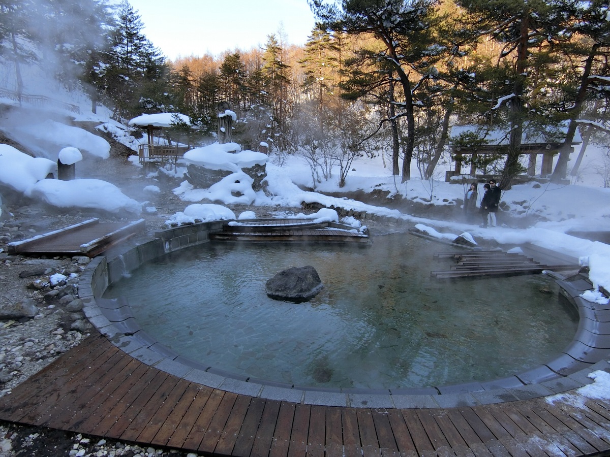 「冬の温泉旅行」に行きたい都道府県はどこ？【人気投票実施中】 | ねとらぼ調査隊