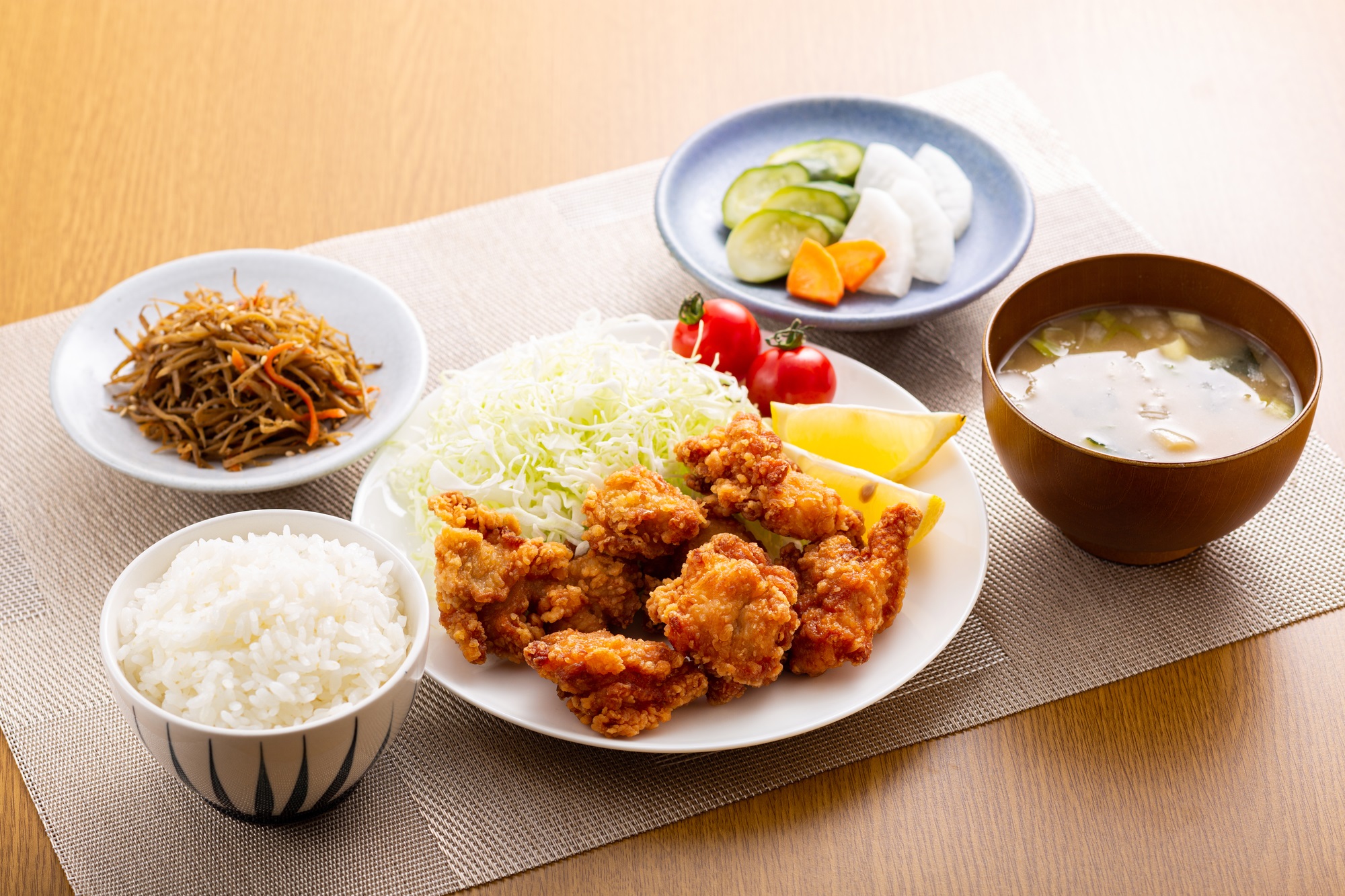 「茨城県で人気の定食」ランキング！　2位は「麦とろ まる信食堂」、1位は？【2023年3月版】 | 定食 ねとらぼ調査隊