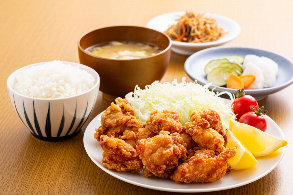 「秋田県で人気の定食」ランキングTOP10！　2位は「吉兵衛」、1位は？【2023年4月版】 | 定食 ねとらぼ調査隊