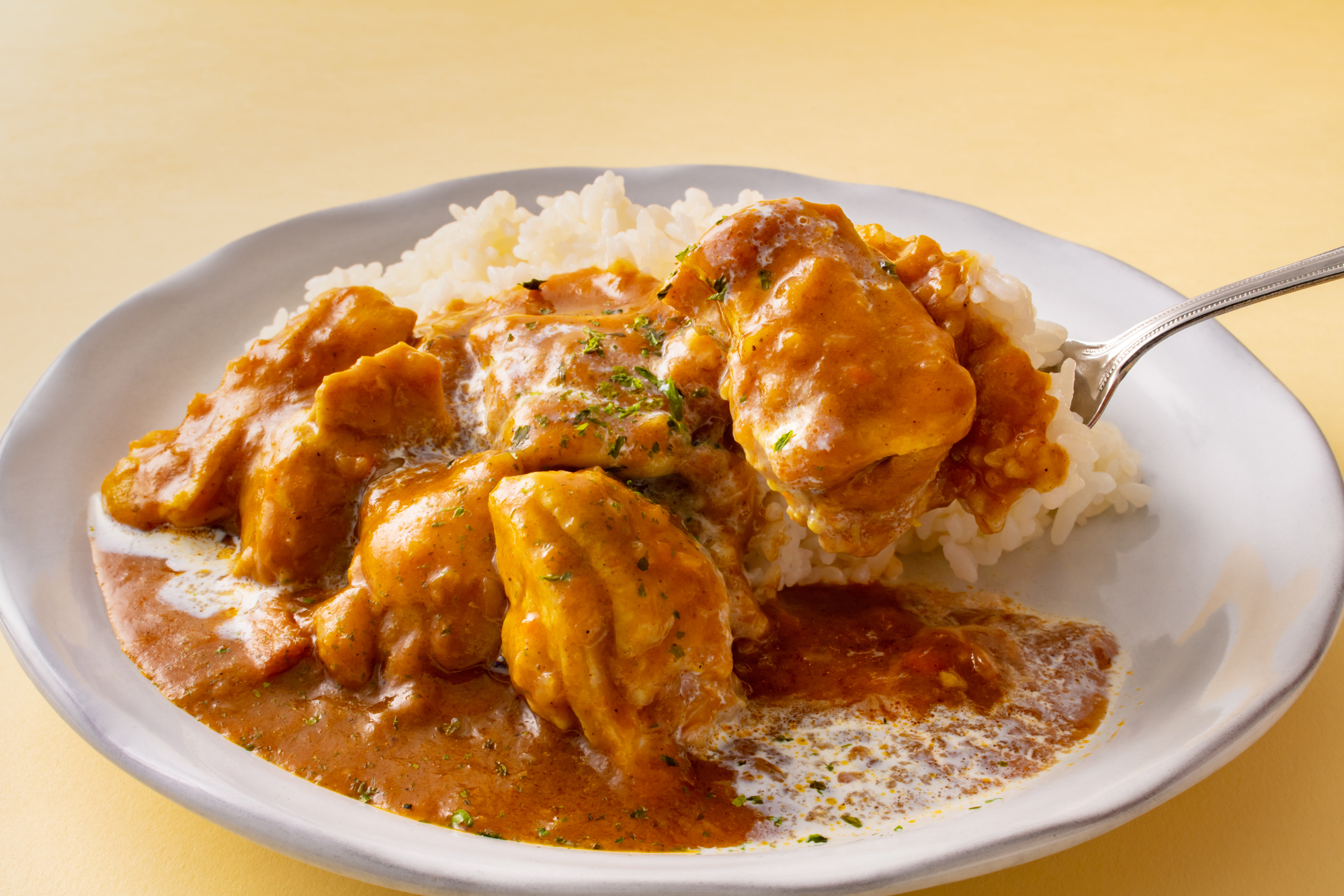 【全国の男性が選ぶ】CoCo壱番屋の「肉類のカレー」でおいしいと思うメニューランキング！　第2位は「ロースカツカレー」、1位は？ | カレー ねとらぼ調査隊
