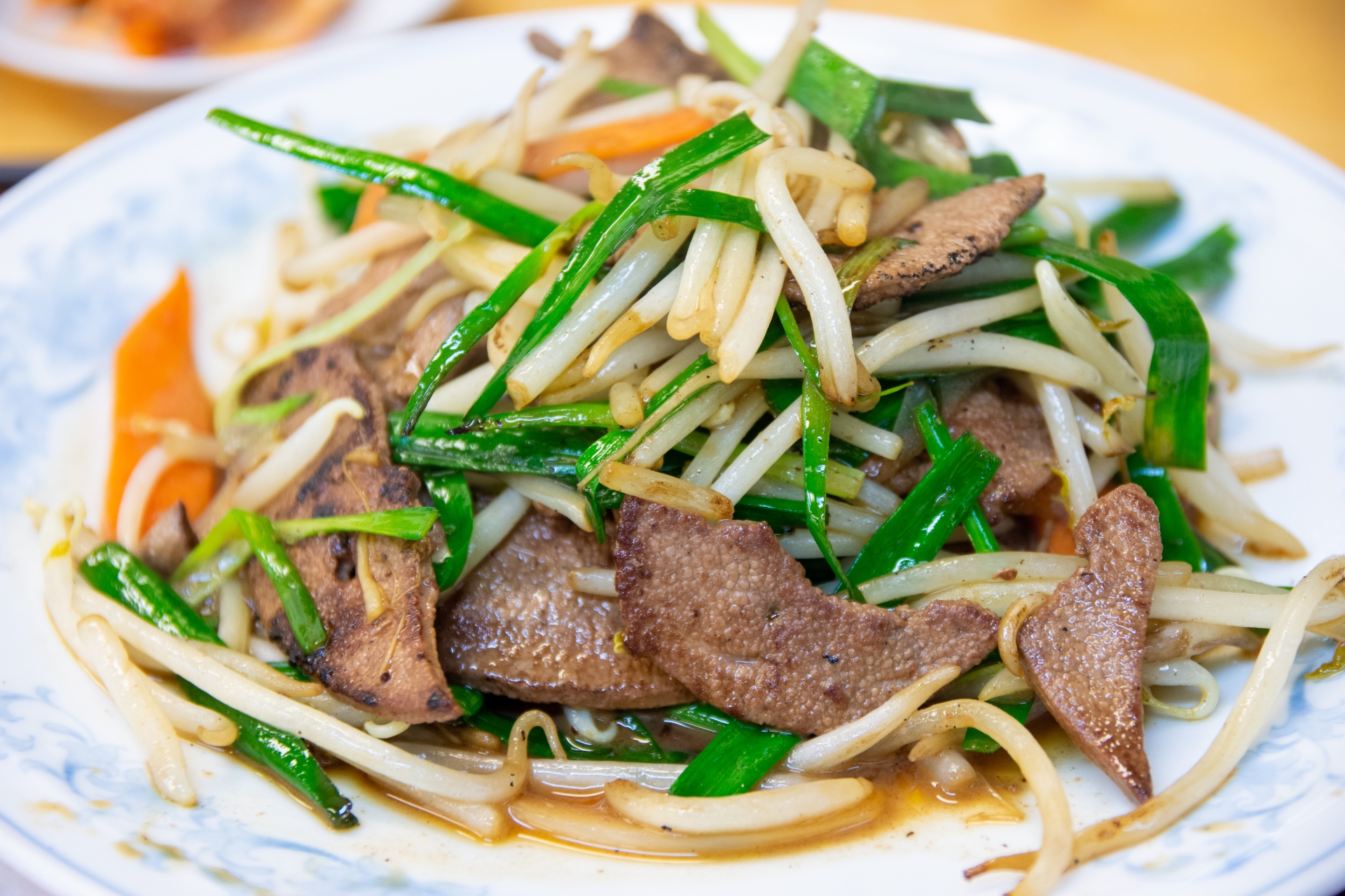 【レバニラ?ニラレバ?】漢のレバニラ炒めが完成したぞ : 今晩何食べよ