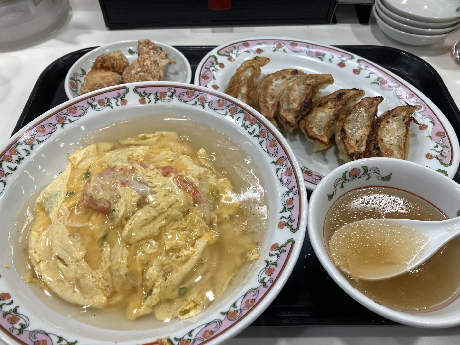 【40代が選ぶ】おつまみにぴったりな「餃子の王将の一品メニュー」人気ランキング！　2位は「春巻」、1位は？【2023年最新調査結果】 | チェーン店 ねとらぼ調査隊