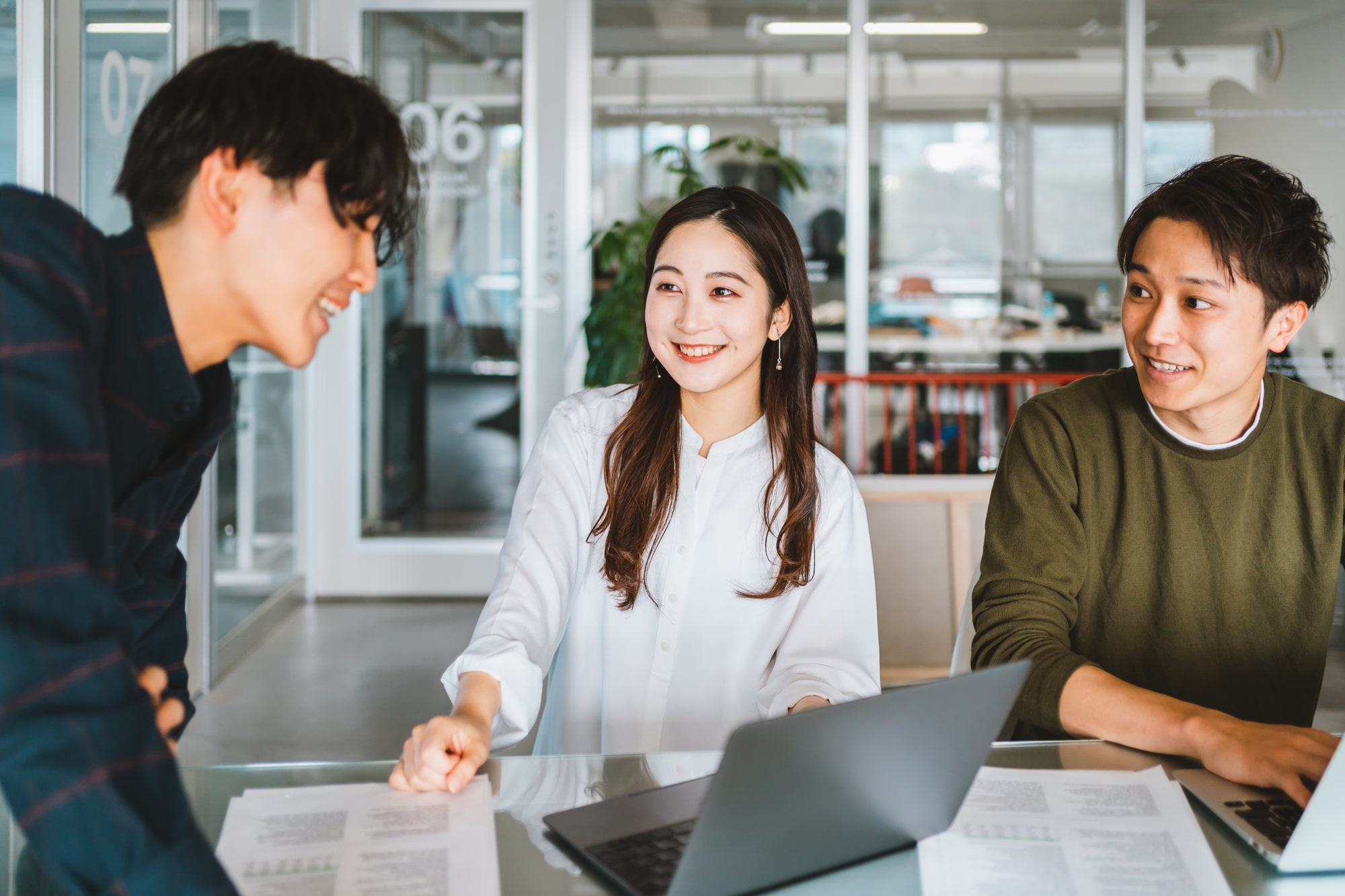 1702269108_pixta_92565218_M-