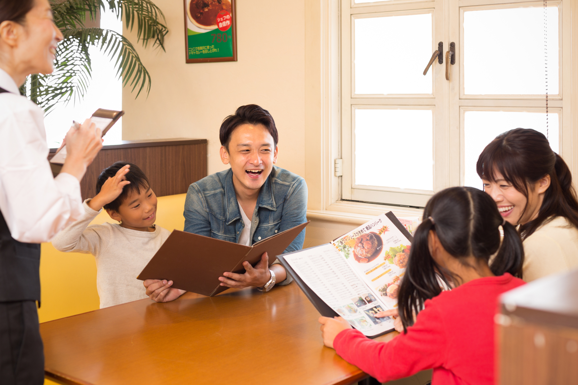 家族で行きたい「ファミレスチェーン」は？　3つのお店を紹介！ | チェーン店 ねとらぼリサーチ