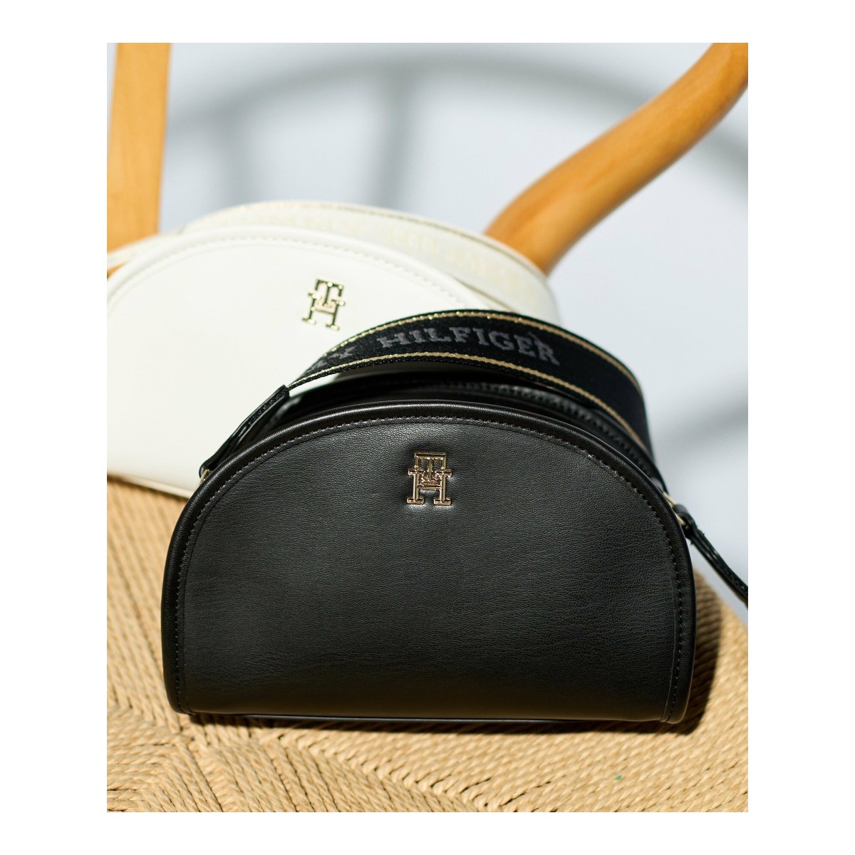 2024年3月版】「TOMMY HILFIGER（トミーヒルフィガー）のバッグ 
