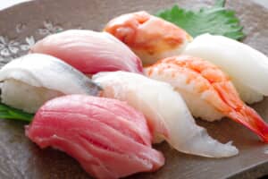 【40代以下が選ぶ】「寿司」がマジでうまい都道府県ランキングTOP35！　第1位は「富山県」【2023年最新投票結果】
