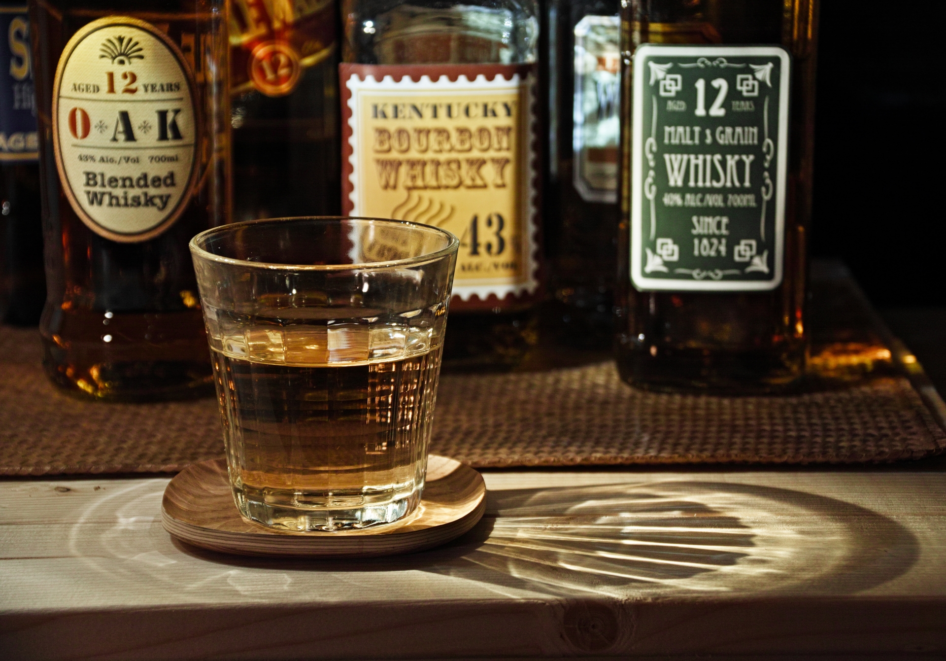 コストコで人気のスピリッツ」ランキングTOP10！ 1位は「カークランド