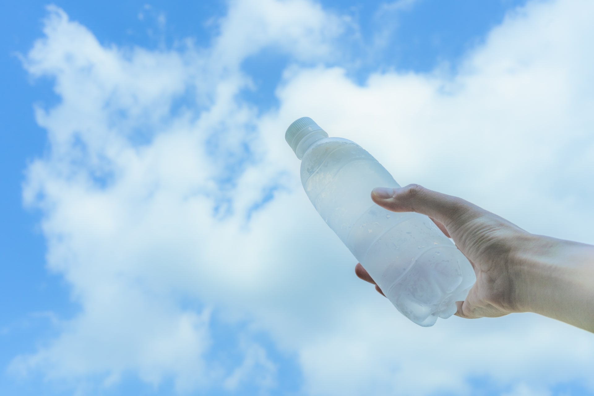 【2024年最新】常備しておきたいスポーツドリンク＆機能性飲料ランキングTOP29！ 運動後の水分補給に最適な選び方とは？
