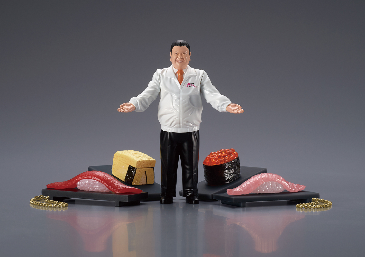 すしざんまい」のミニチュアが登場！ あのポーズの社長像「マグロ大王
