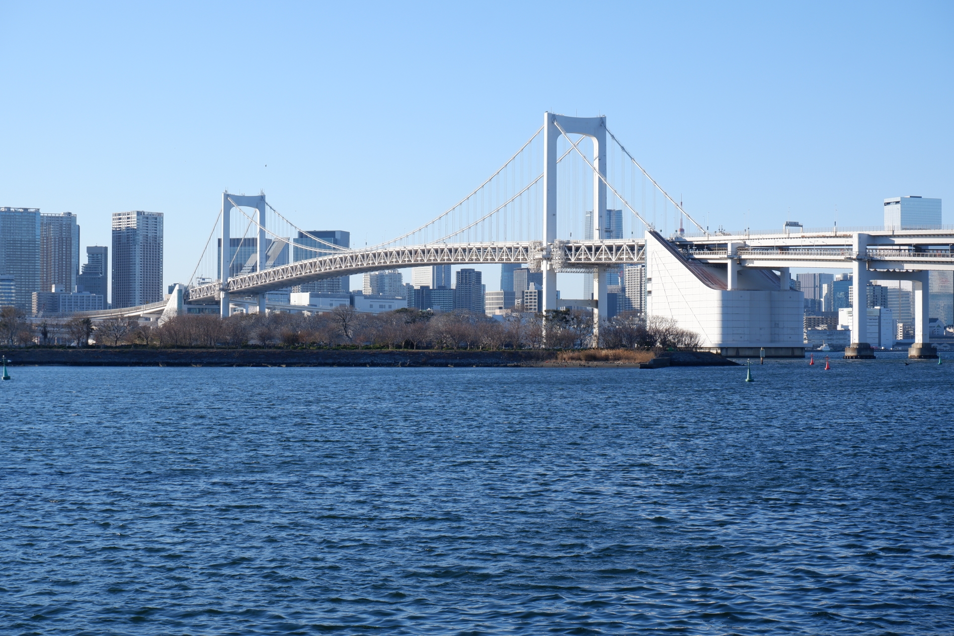 「海」が好きな人が多いと思う都道府県は？　3つの地域を紹介！ | ライフ ねとらぼリサーチ