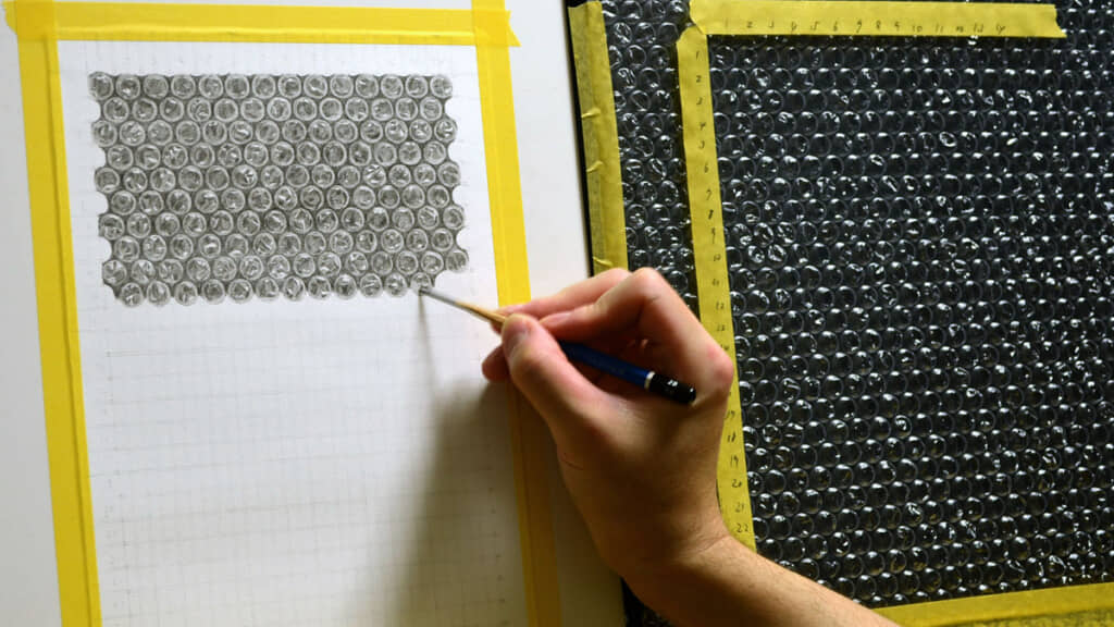 実物を1つ1つ写し取る作画風景