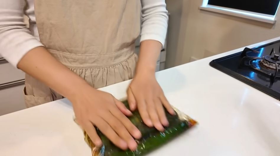 きゅうりとすりこんでいく様子