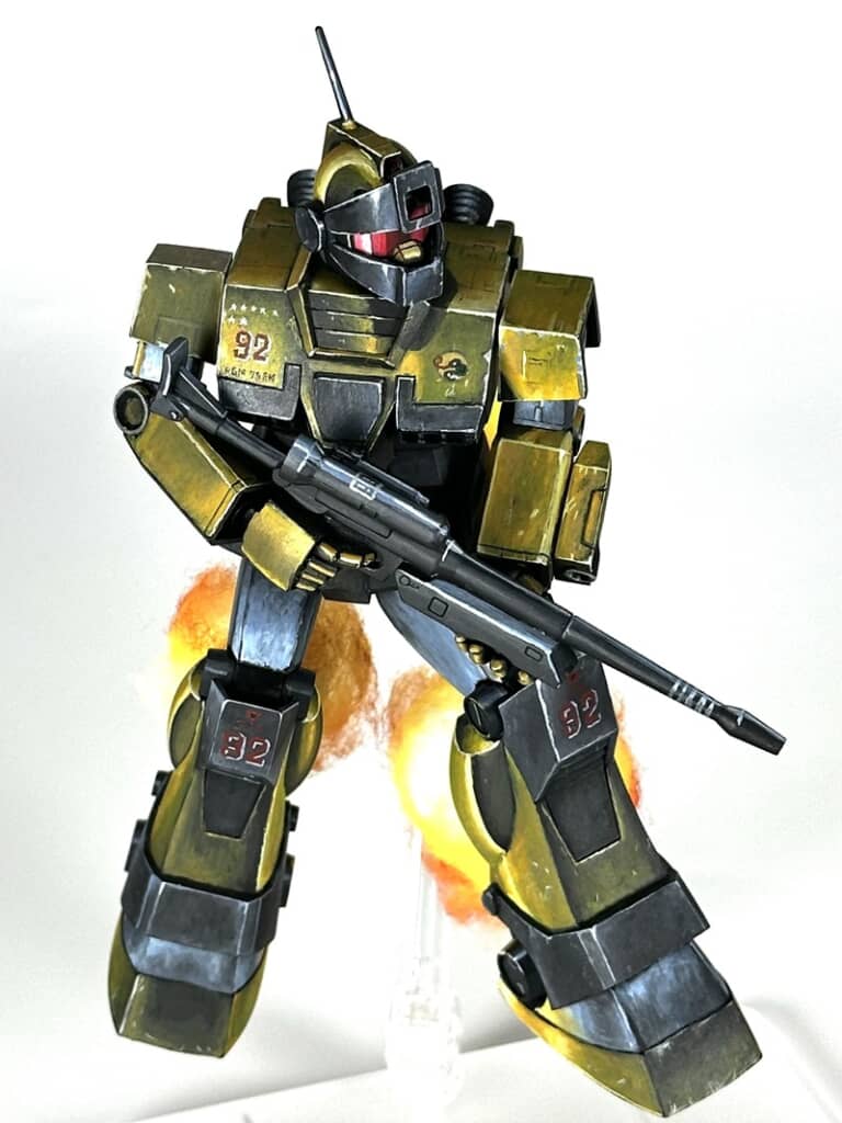 左斜め上から見たジムスナイパーカスタムのガンプラ