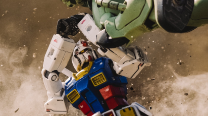 屋外で撮ったガンプラ→まるで“実写版ガンダム”と反響　「躍動感と臨場感がすごすぎる」（1/2） | ホビー ねとらぼ