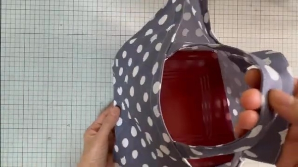 お弁当箱を入れたバッグ