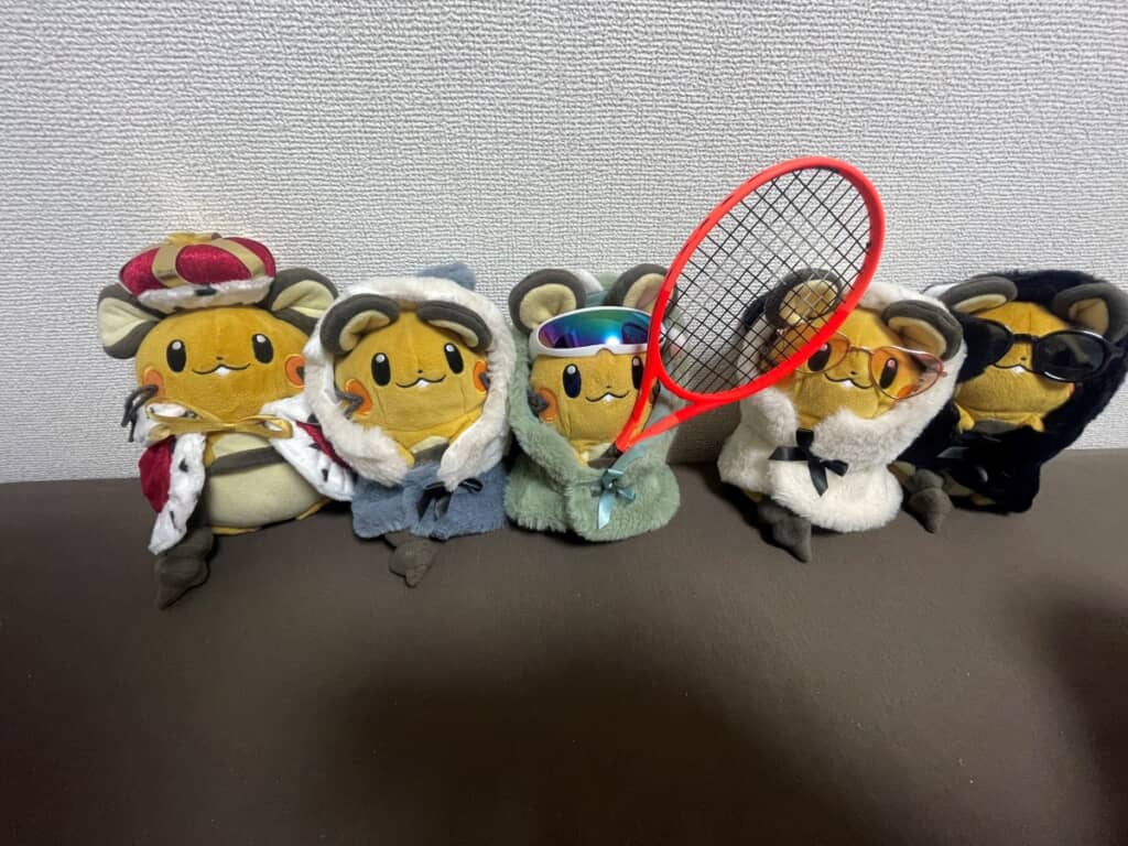 お洋服とメガネとラケットを買ってもらったデデンネ達