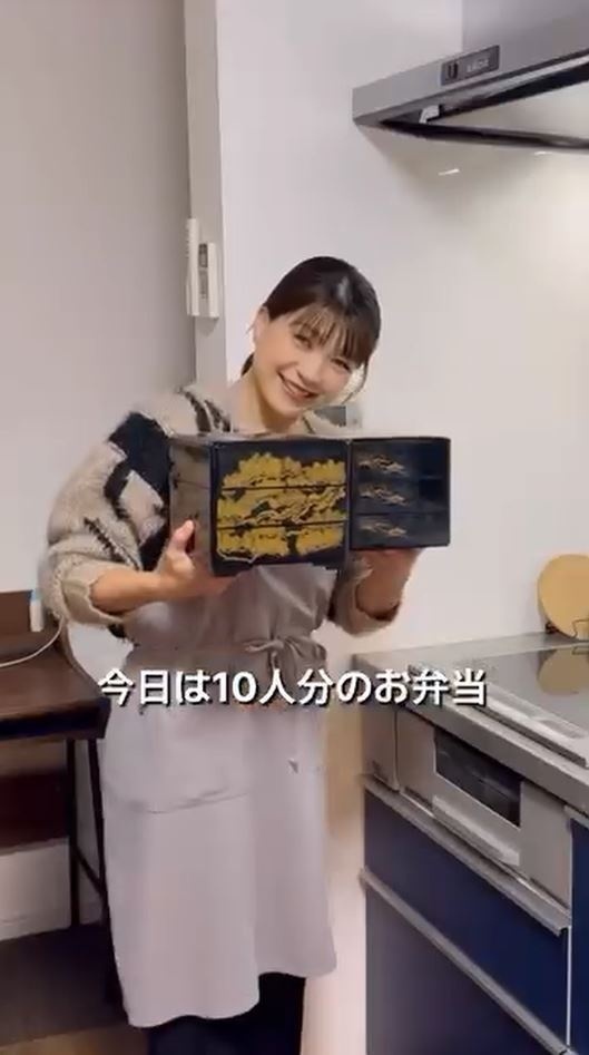 重箱持ったママ