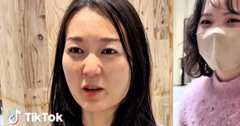 47歳女性「10歳若く、小顔に。37に見えるかコメントに載せてほしい」→美容師がカットすると……　仰天する姿と正体に「28才位に見える」「女優みたい」（1/3） | 美容 ねとらぼ