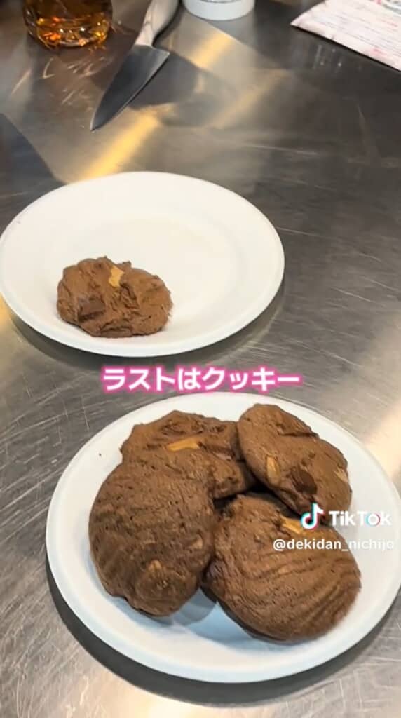 焼き立てチョコクッキー！