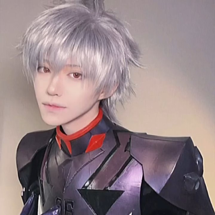 渚カヲルのコスプレをするタルキさん