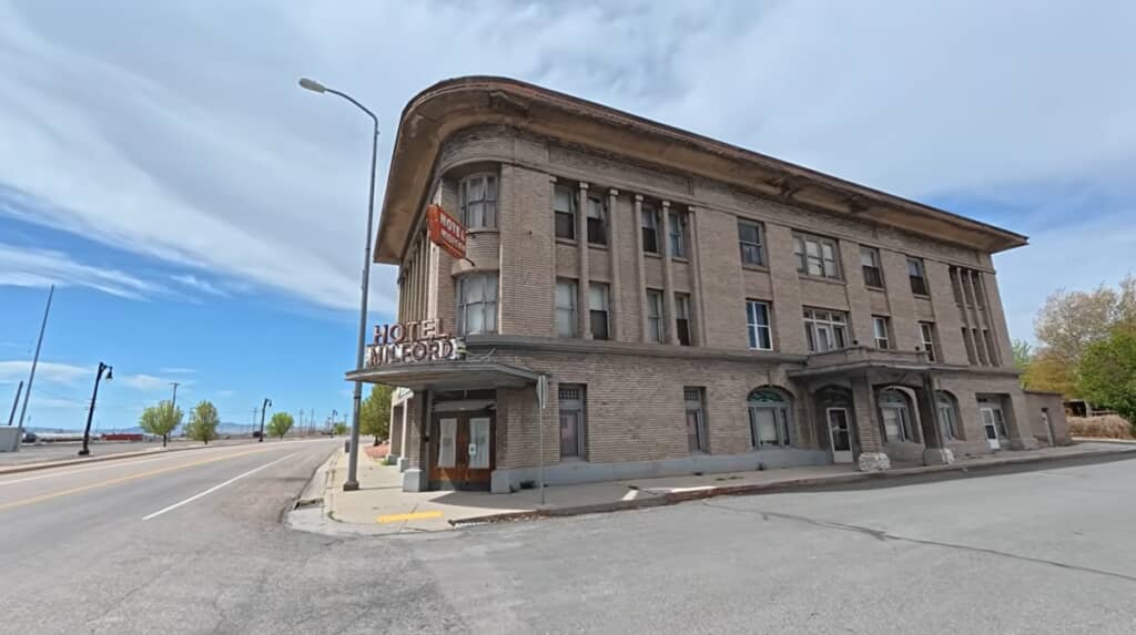 廃墟化したホテル