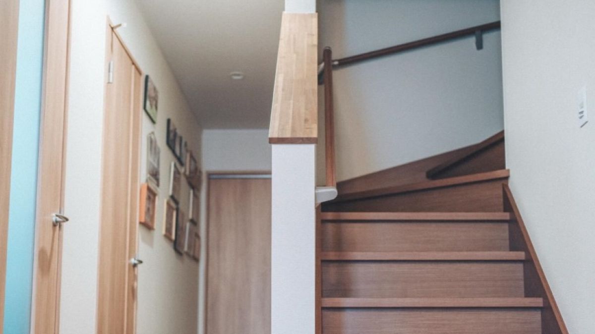 おばあちゃんに会うため1階に下りた娘、帰ってこないと思ったら……　“ありのままの姿”に「こんなことある？」「大物だなこりゃ」（1/2） | 育児 ねとらぼ