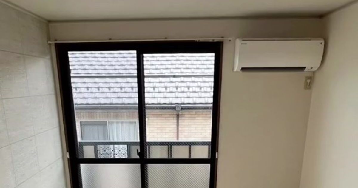 家賃3万3000円、20代男性が住む“1K6畳”をのぞくと……　「ホテルみたい！」意外な空間に　「コスパ最高やん」「住みたいなぁ」 | 住まい ねとらぼ