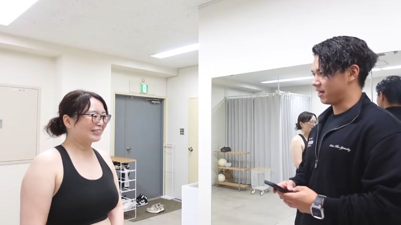 初回の体重や体脂肪率を測定したウニさん